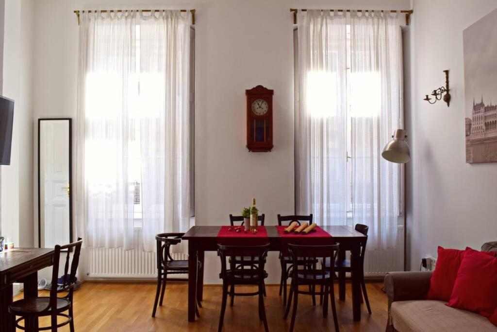 Central Budapest Apartment In Historical Building With Free Private Parking Εξωτερικό φωτογραφία