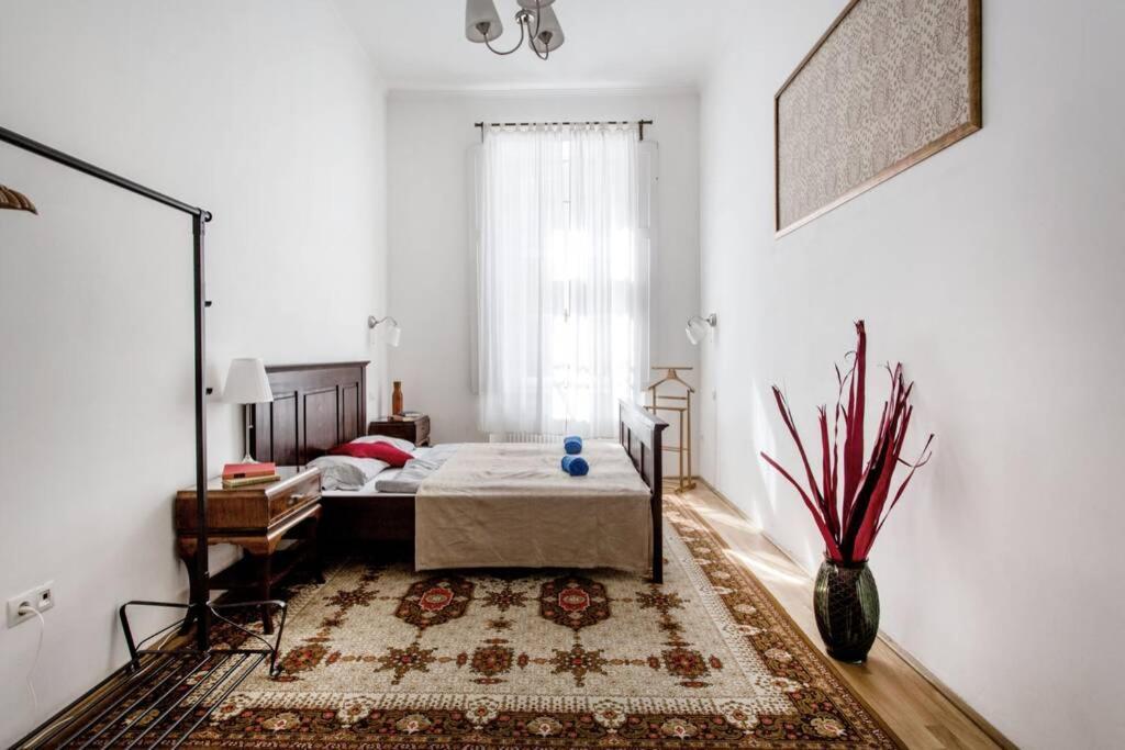 Central Budapest Apartment In Historical Building With Free Private Parking Εξωτερικό φωτογραφία